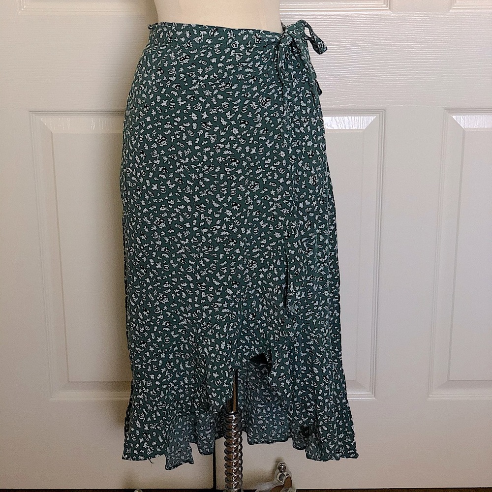 Abercrombie & Fitch Green Floral Wrap Skirt Size M
